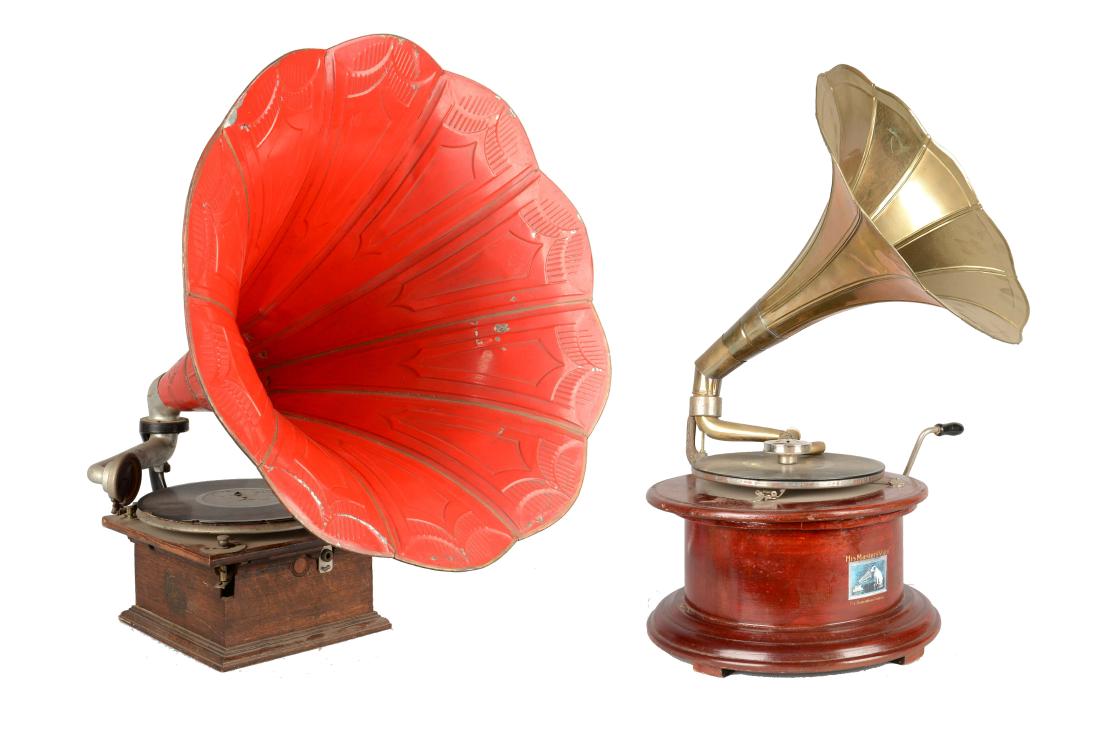 Lot Of 2: Antique Gramophone Players. (1 of 19)