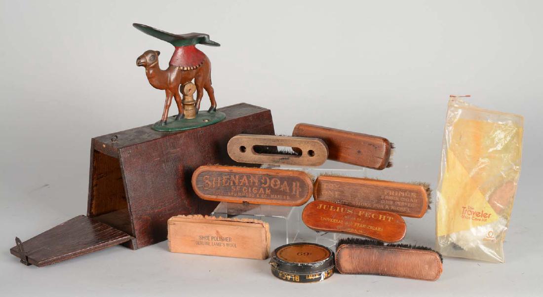 Vintage Shoe Shine Kit. (1 of 10)