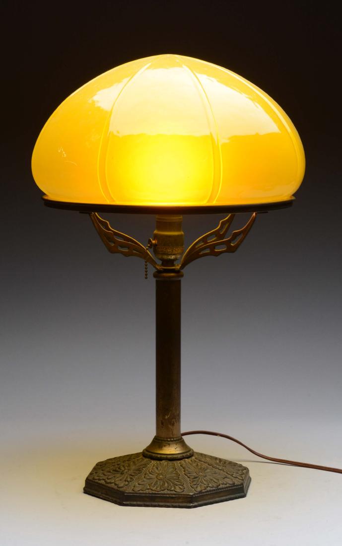 Pairpoint Style Lamp with Glass Shade. (1 of 2)