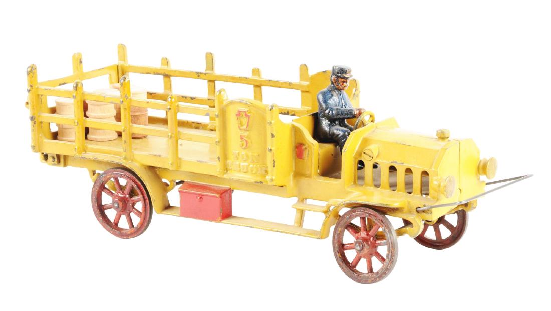 Hubley Large 5 Ton Cast Iron Truck. (1 of 3)