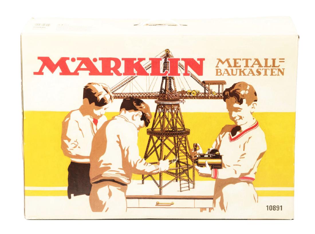 Marklin No. 10891 Metal Baukasten Crane.: Includes the original box. Looks to be in unused condition. Condition:(Excellent-Near Mint).Dimensions:Box: 24 - 1/4" x 17".