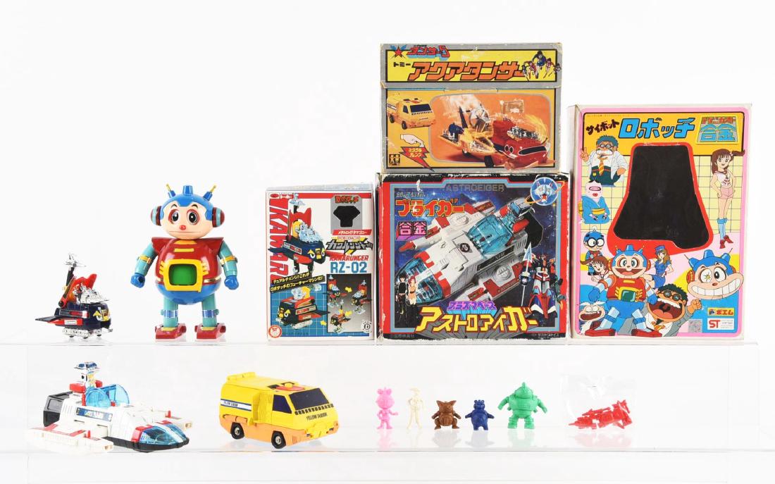 Lot of 4: AstroEiger Base, Kawarunger Base, Robot & (1 of 1)