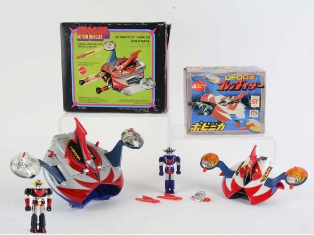 Lot of 2: European Grendizer Saucer AKA Goldrake &: Excellent deluxe European saucer with bright red and silver paint. These European boxed Grendizers don’t come up for sale often at all. Robot has right and left minor rub marks, typical of being sto