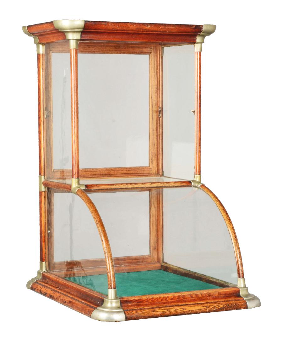 Single Mariposa Tower Showcase. (1 of 5)