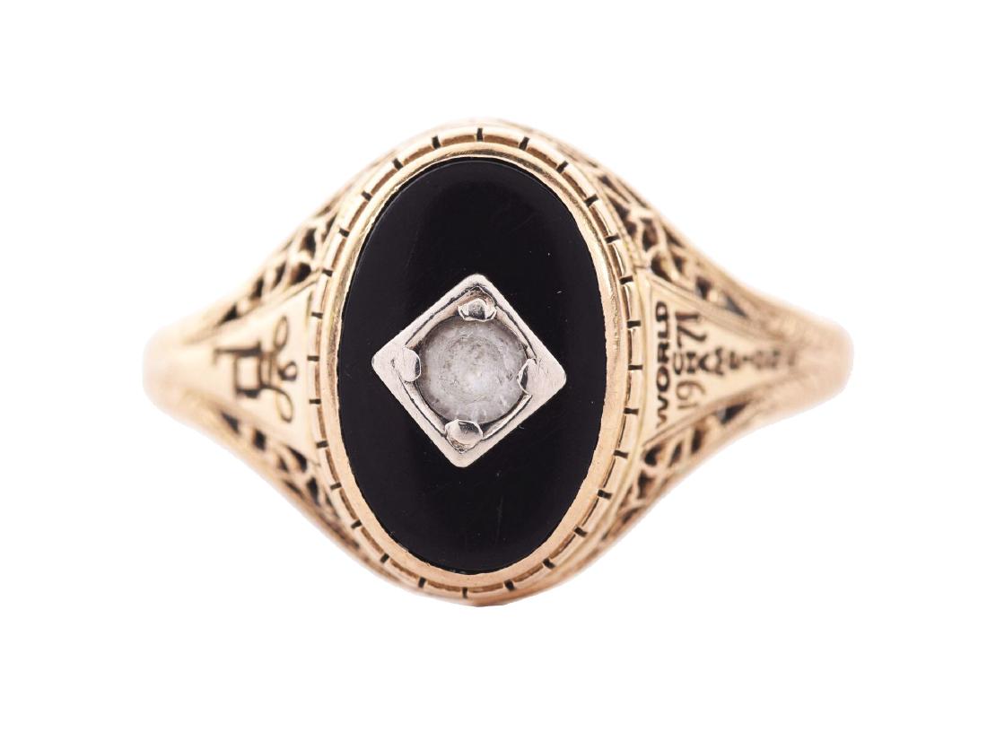 1971 Pirates World Series Players Ladies Ring.: Elegant ring was presented to players wives and women around the Pirates organization. Features a black onyx with inset stone on top, "1971 World Champions" on one shank and a "P" on the other shank.