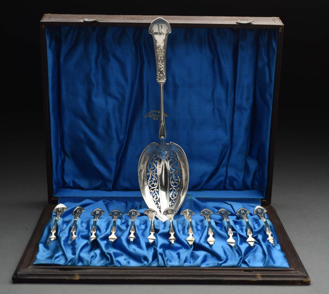 Sterling Silver Corinthian Nut Set In Case. (1 of 4)