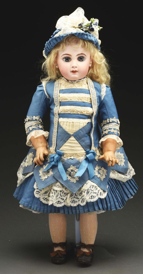 Impressive E Jumeau Doll. (1 of 4)