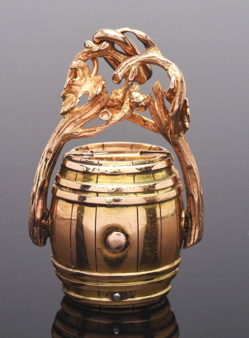 18K Yellow Gold Antique Vinaigrette. (1 of 4)