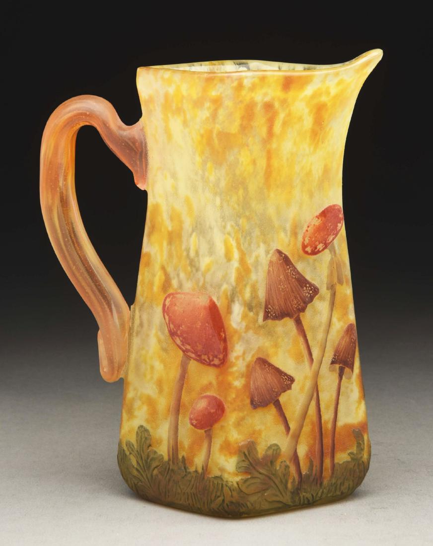 Daum Nancy Mushroom Creamer. (1 of 5)