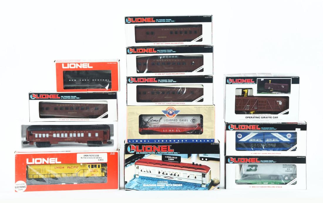 Lot of 17: Lionel Trains Cars with Boxes. (1 of 4)