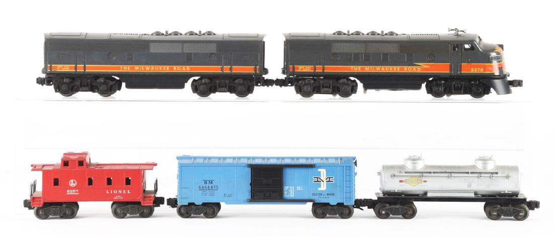 Lot of 5: Lionel No. 2378 Milwaukee Road AB Unit and (1 of 3)