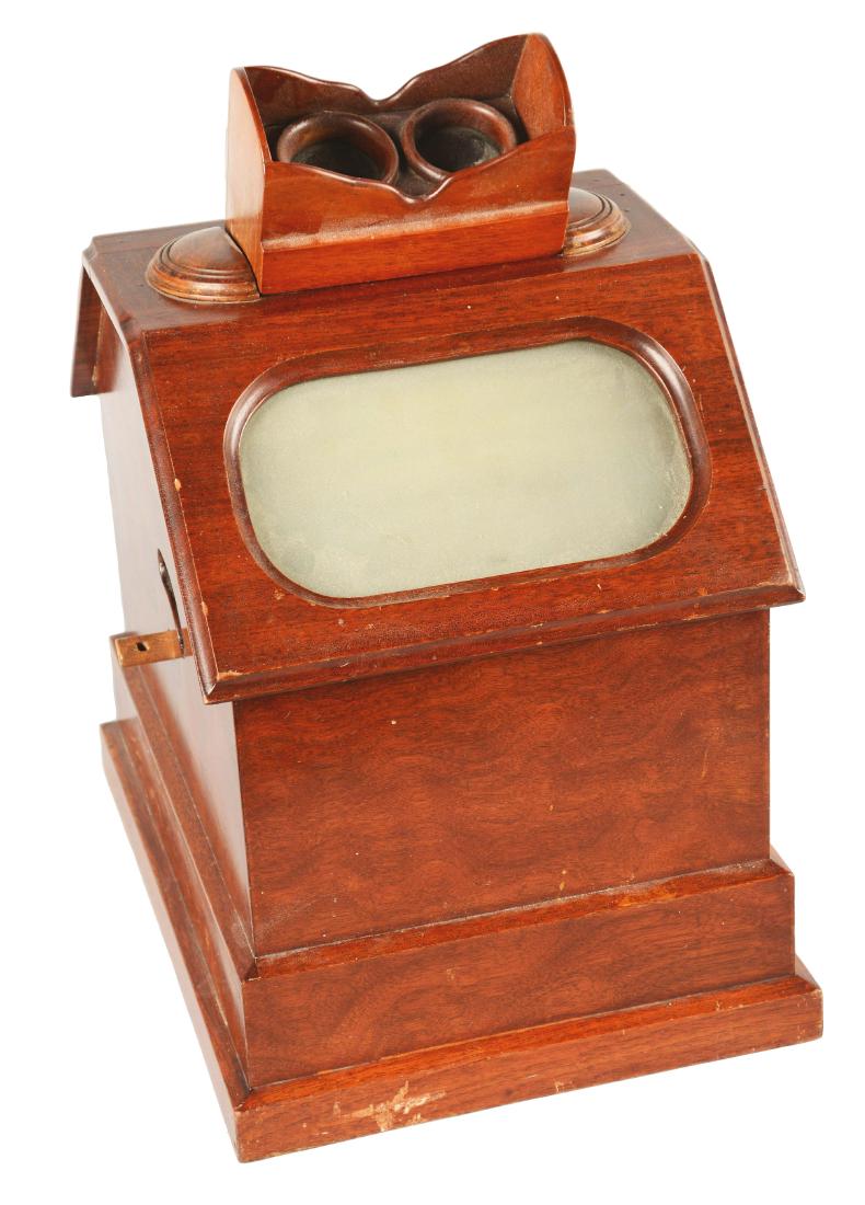 Wooden Tabletop Stereoscope Viewer. (1 of 4)