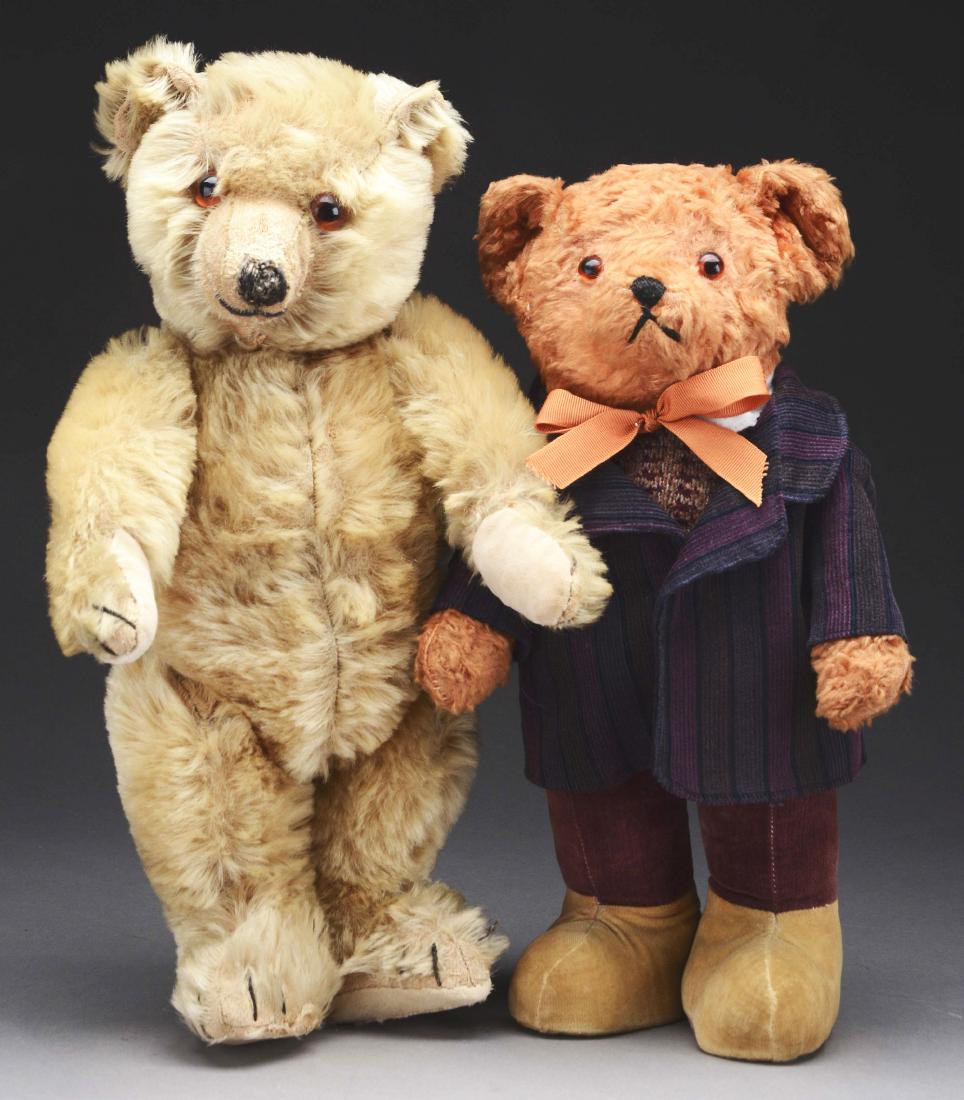 Lot of 2: Stuffed Bears. (1 of 2)