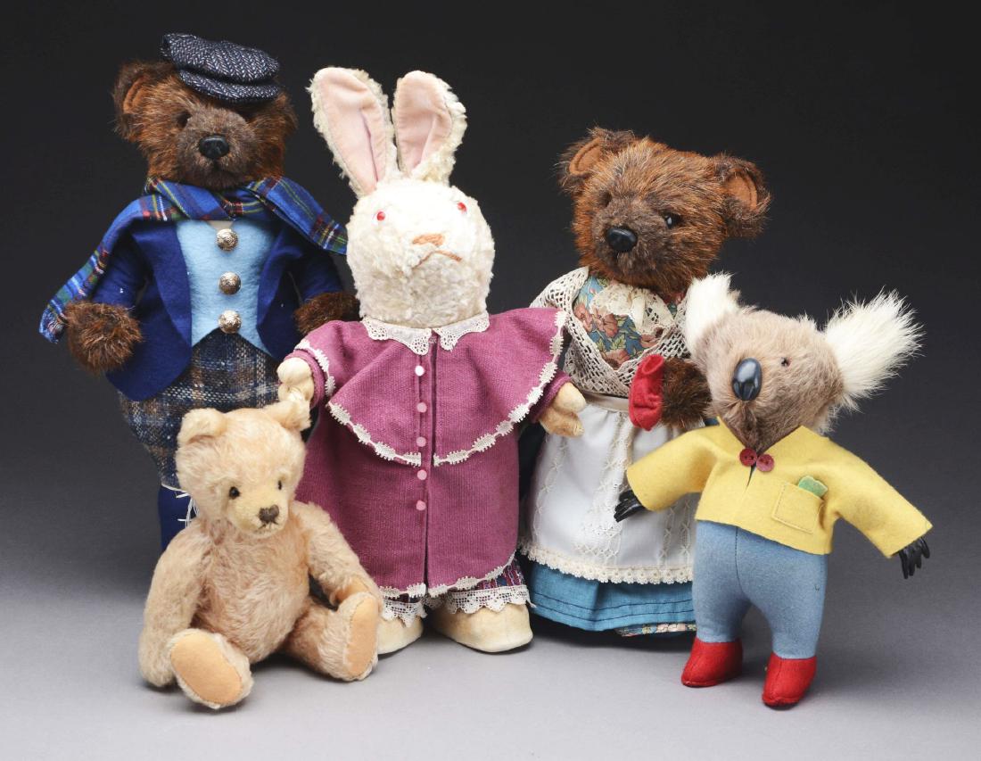 Lot of 5: Stuffed Animal Dolls. (1 of 1)