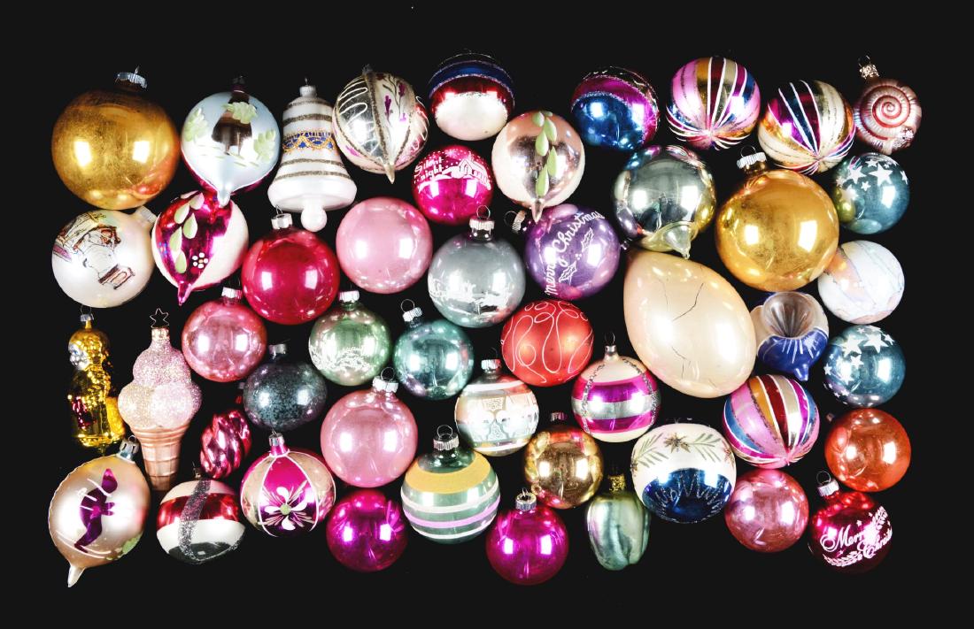 Lot Of Assorted Christmas Balls. (1 of 1)