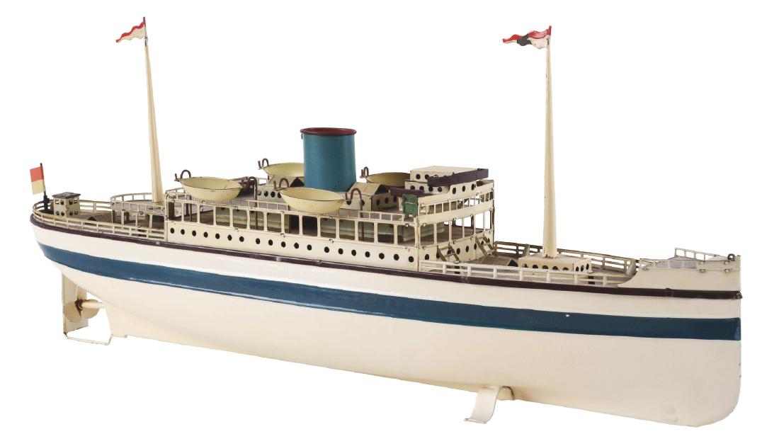 German Fleishmann Clockwork Ocean Liner. (1 of 2)