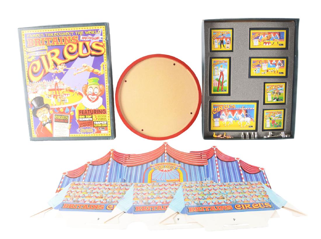 Lot of 3: Vintage & Contemporary Circus Sets in Boxes. (1 of 4)
