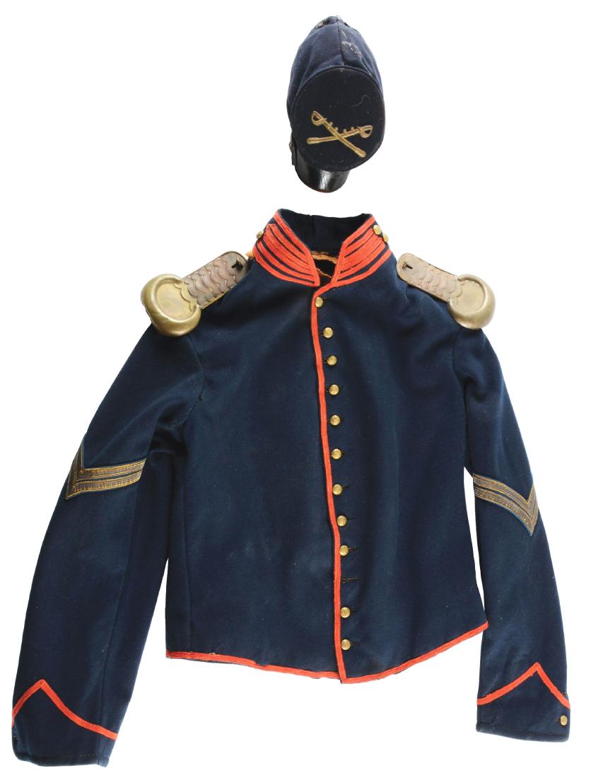 LOT OF 2: CIVIL WAR ARTILLERY SHELL JACKET AND FORAGE: Lot consists of: (A) M1858 Civil War era Union artillery shell jacket. Raised gold bullion stripes may be post-war addition for militia unit or costume use. CONDITION: Jacket shows moderate to heavy w