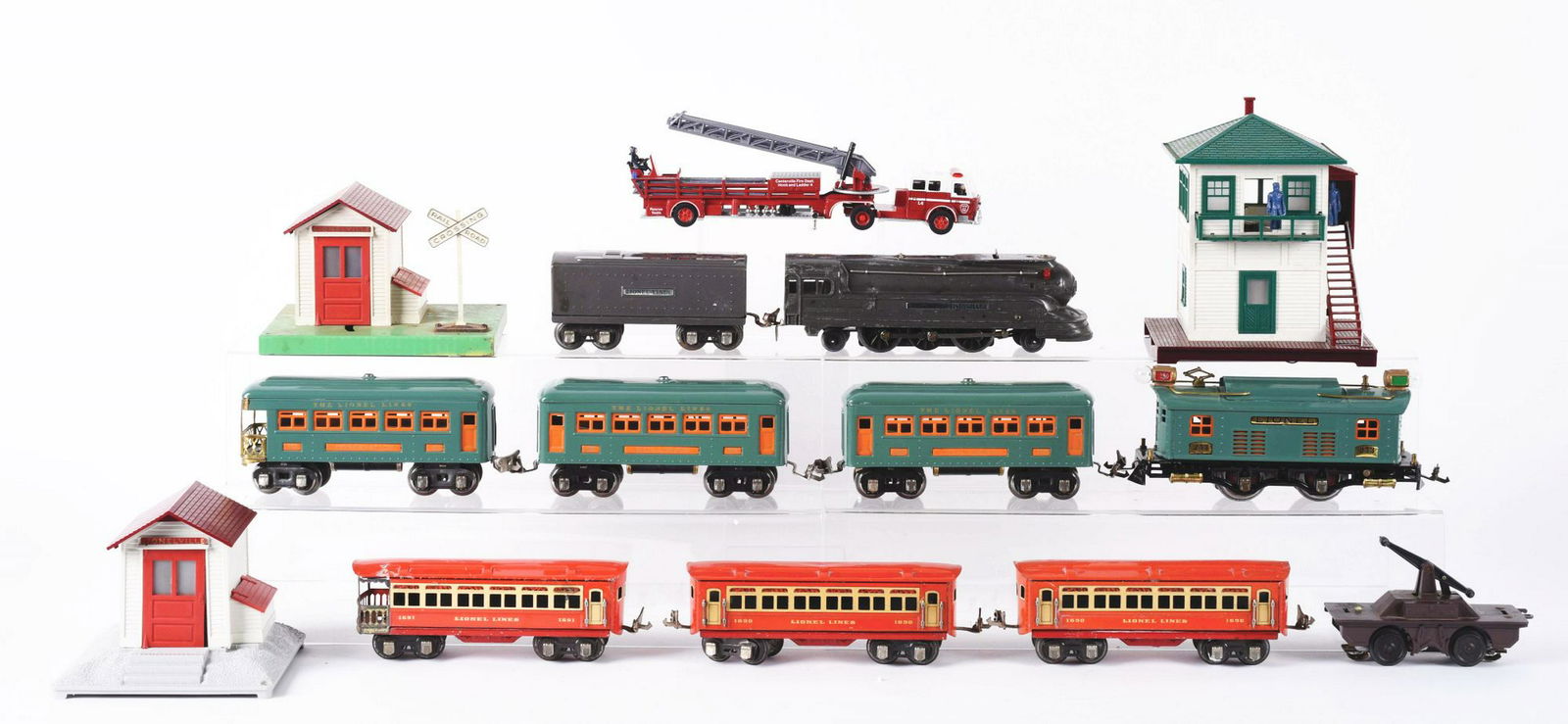 Lot of 13: Lionel O Gauge Trains. (1 of 3)
