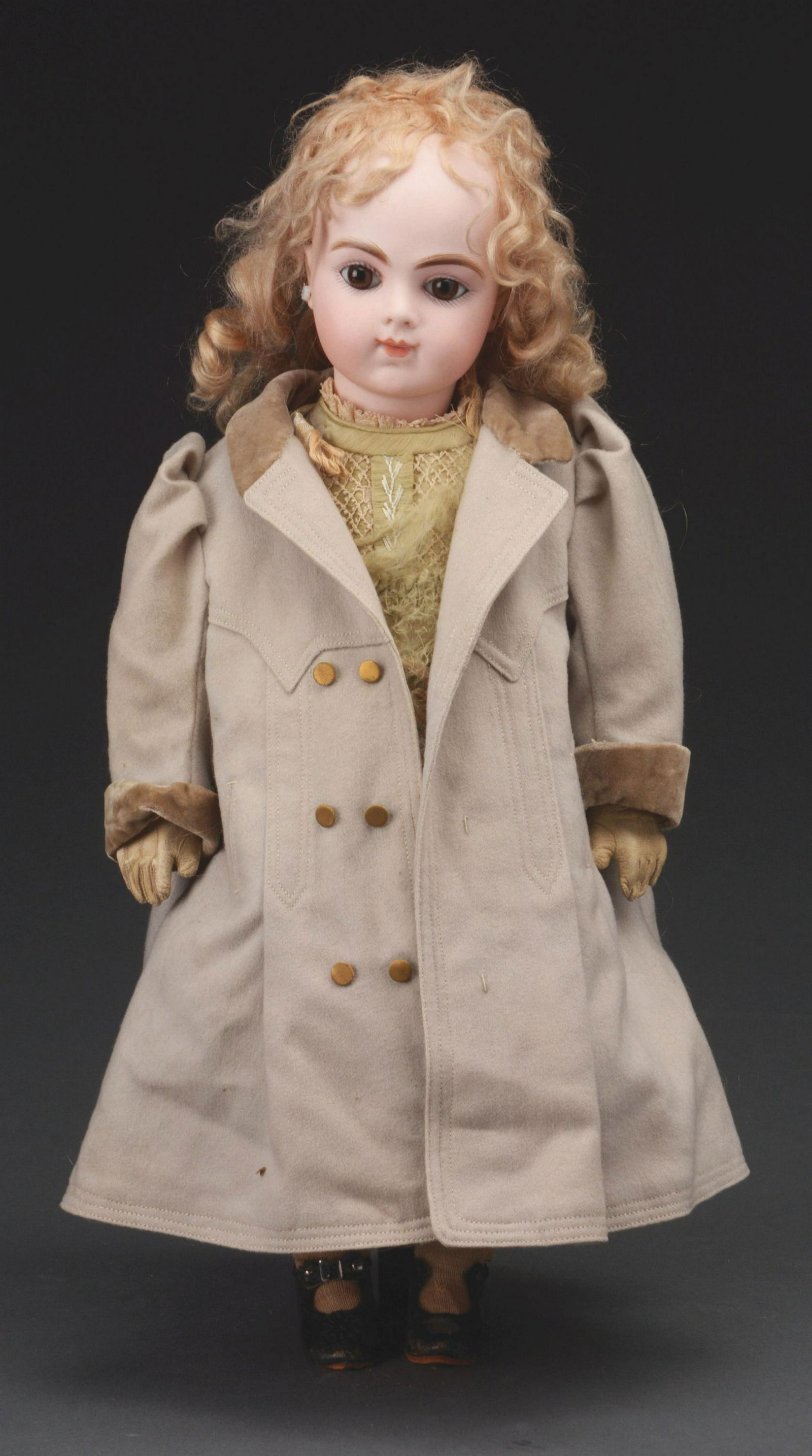 Attractive Bru Bebe. (1 of 2)