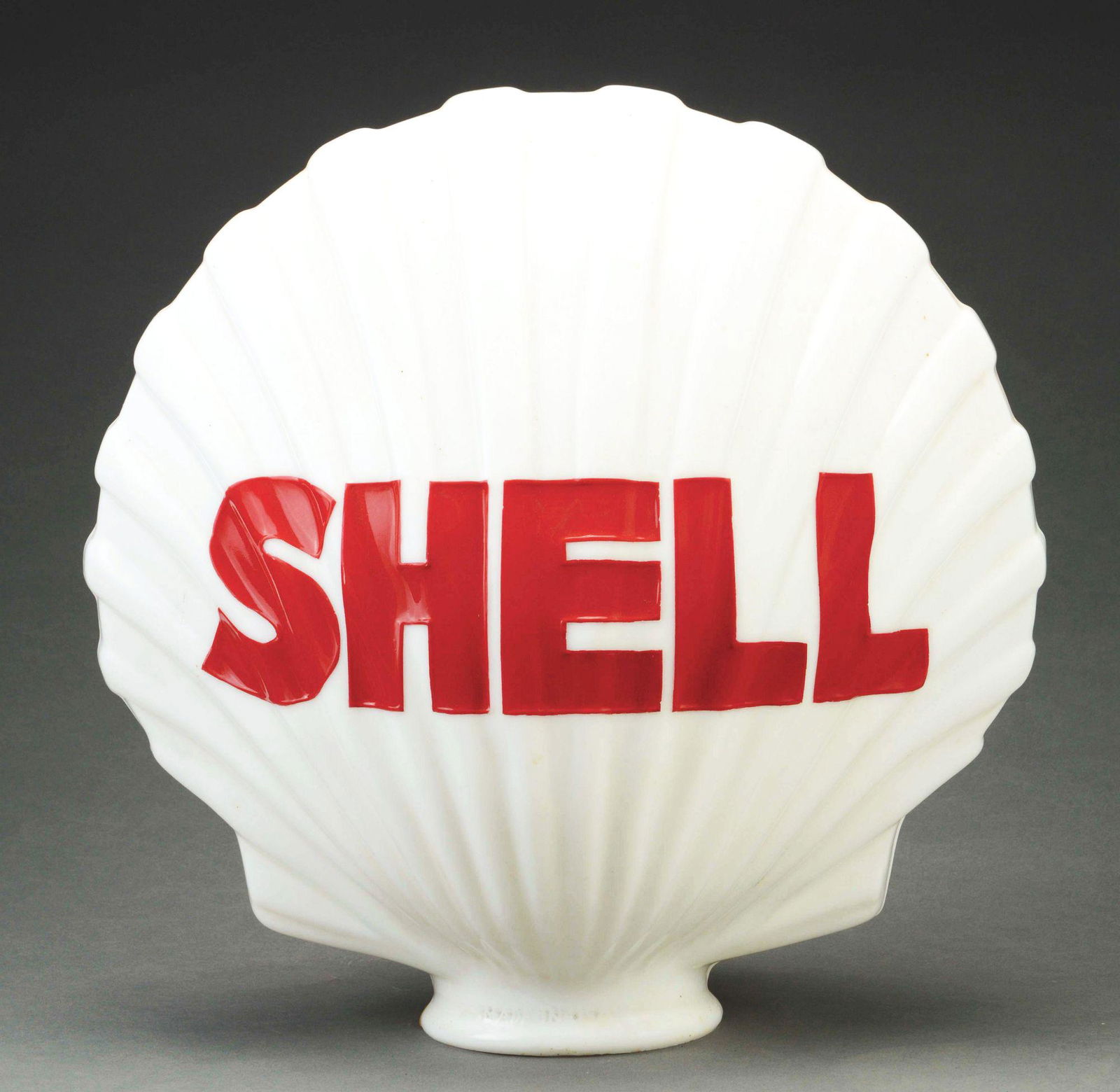 Shell Gasoline One Piece Cast Clamshell Globe. (1 of 5)