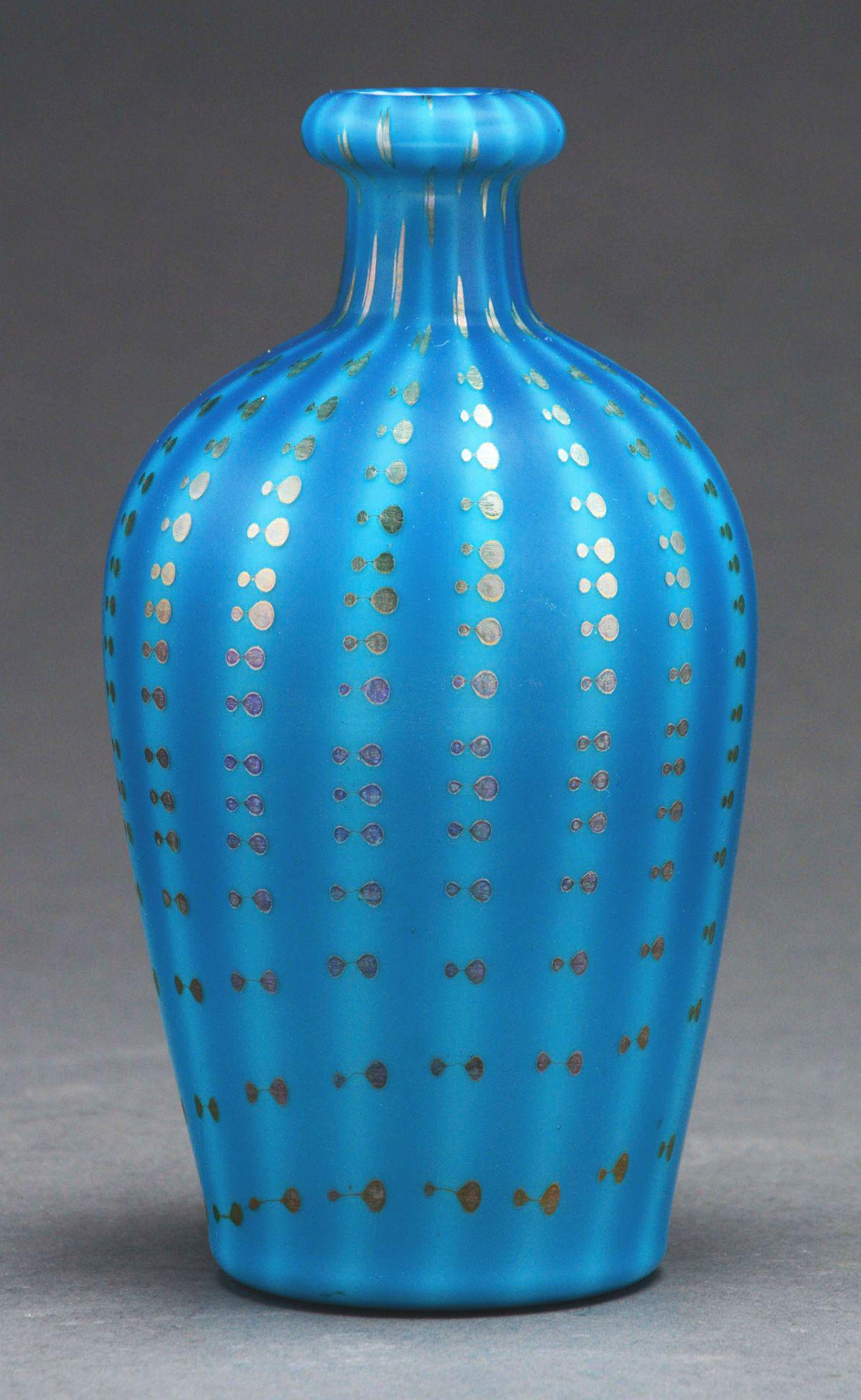 TIFFANY FAVRILE VASE. (1 of 7)