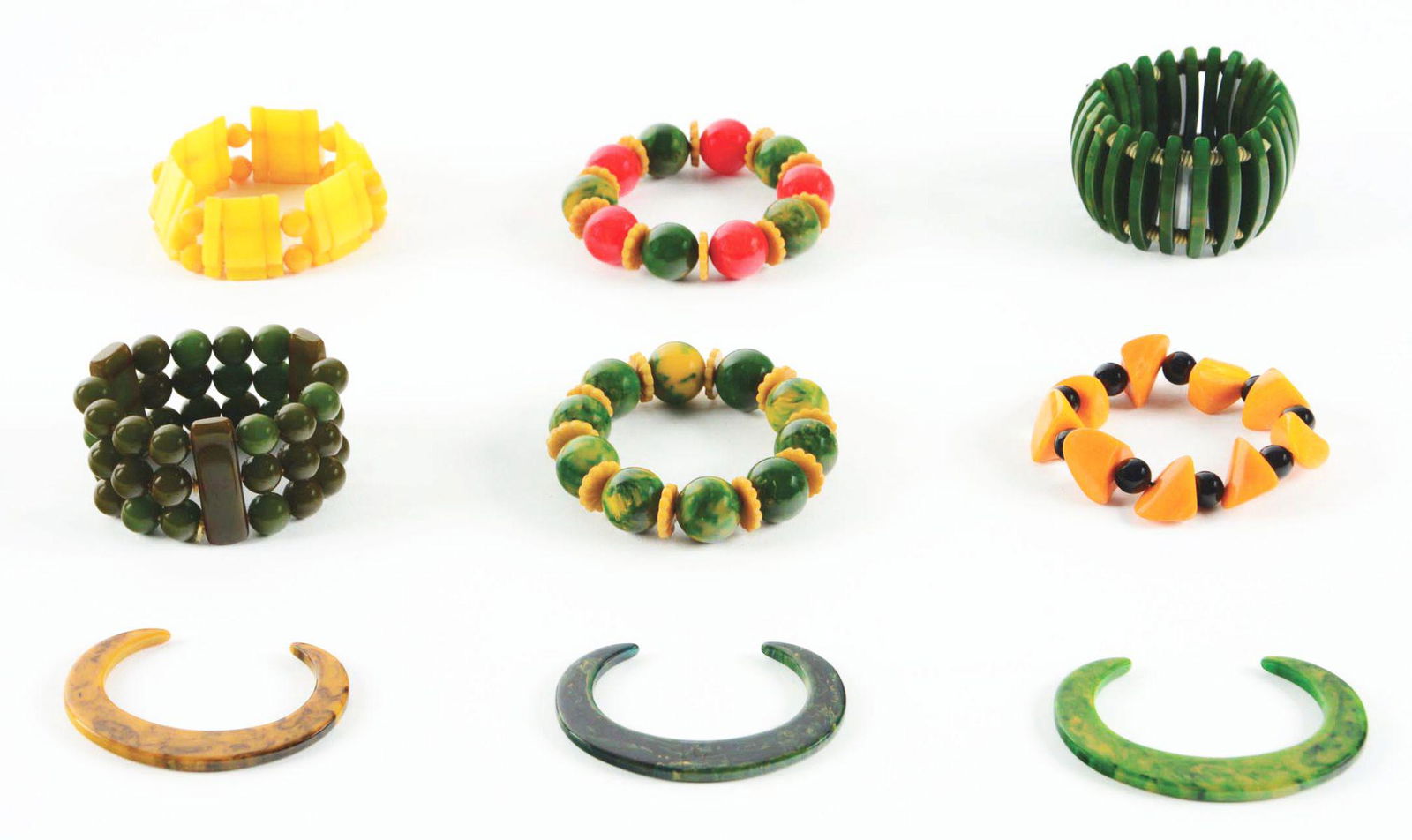 LOT OF 9: BAKELITE BRACELETS. (1 of 3)