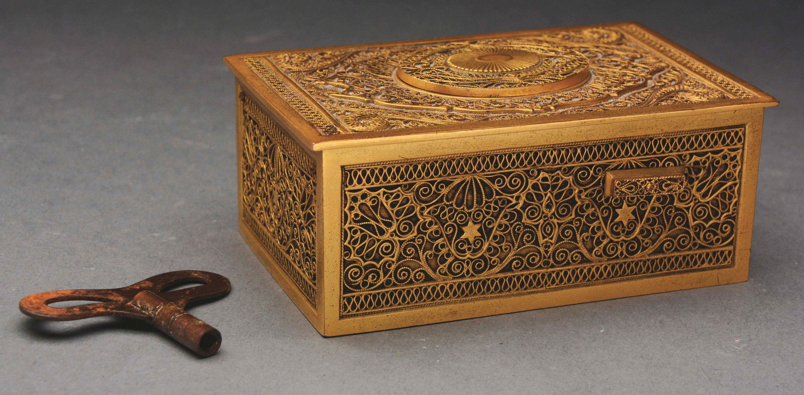 RARE MECHANICAL MUSICAL BIRD BOX. (1 of 4)