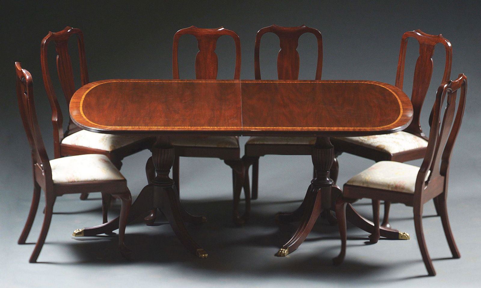 VERY FINE HENKEL-HARRIS INLAID MAHOGANY DINING ROOM (1 of 20)