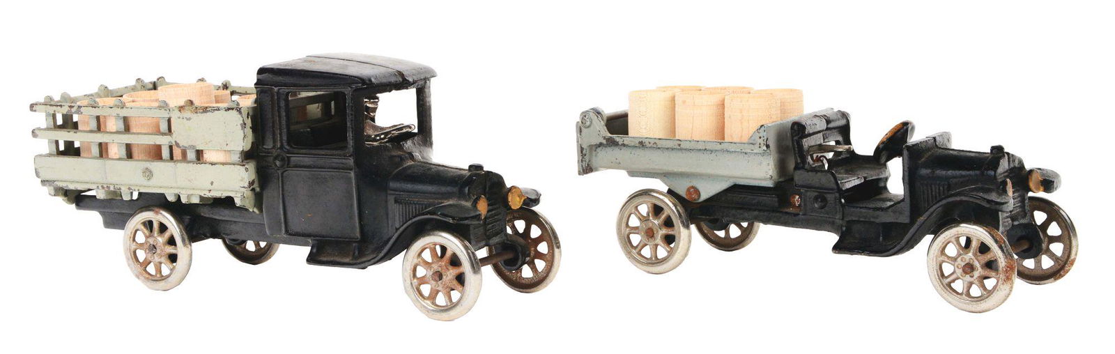 LOT OF TWO ARCADE TRUCKS. (1 of 3)