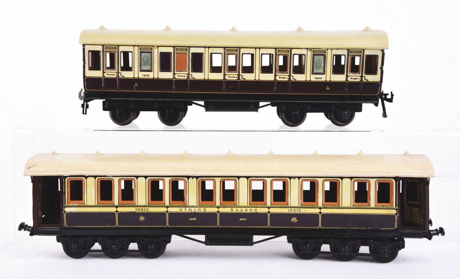 LOT OF 2: GERMAN PRE-WAR I GAUGE BING PASSENGER CARS. (1 of 3)