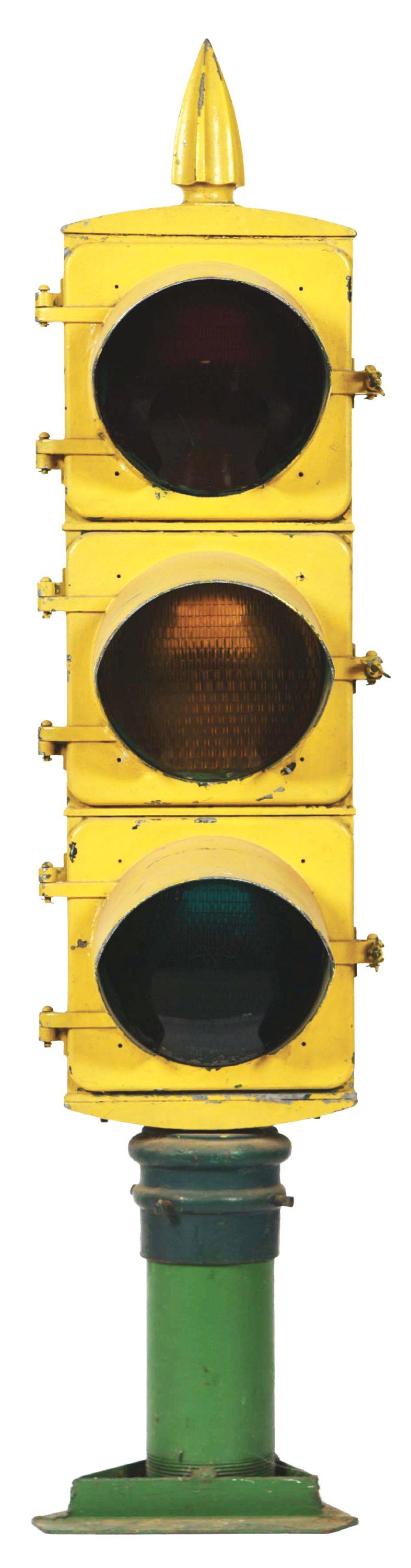 METAL TRAFFIC LIGHT ON DISPLAY STAND. (1 of 4)