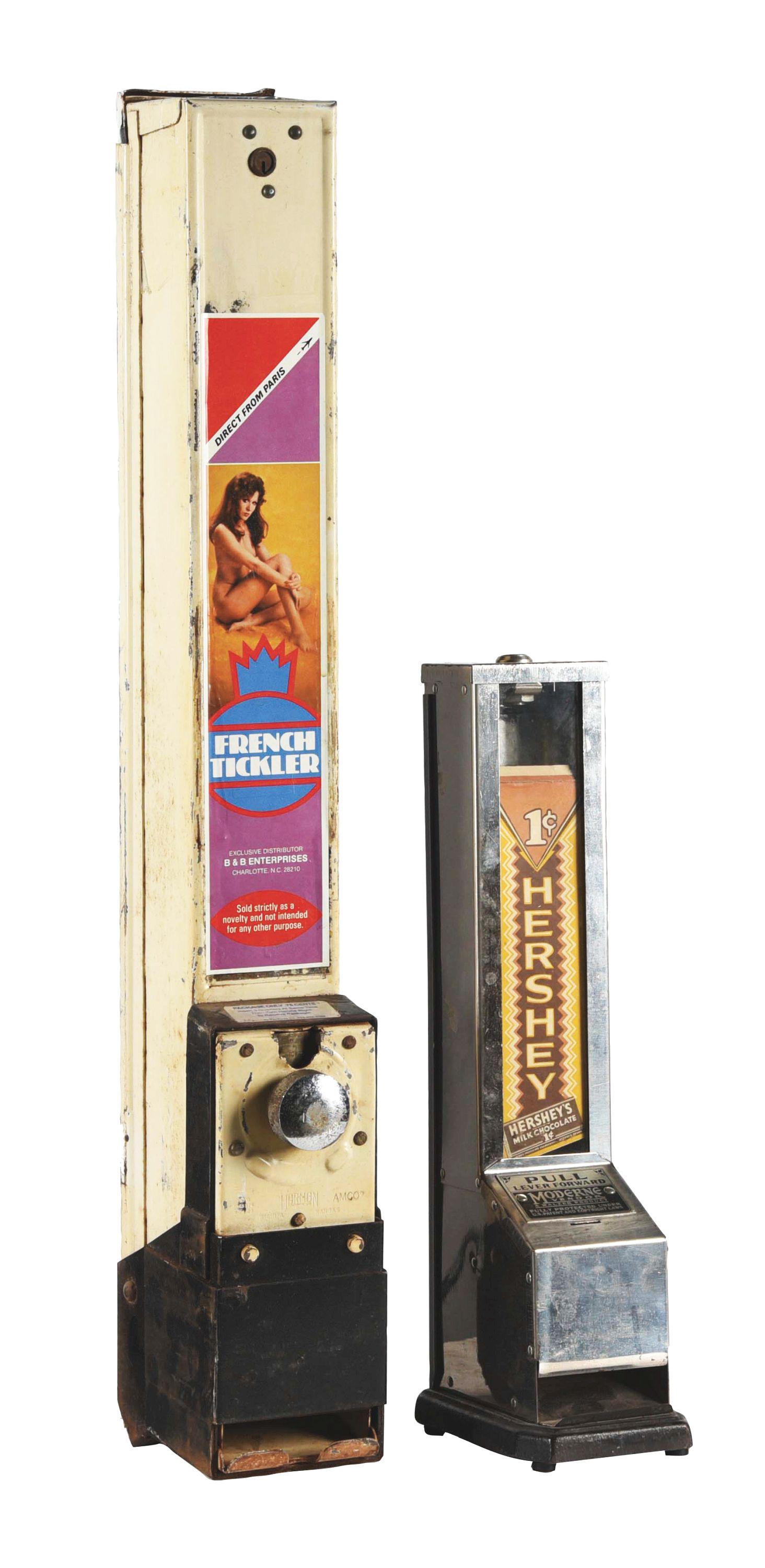 LOT OF 2: SINGLE COLUMN CONDOM MACHINE AND A HERSHEY (1 of 4)