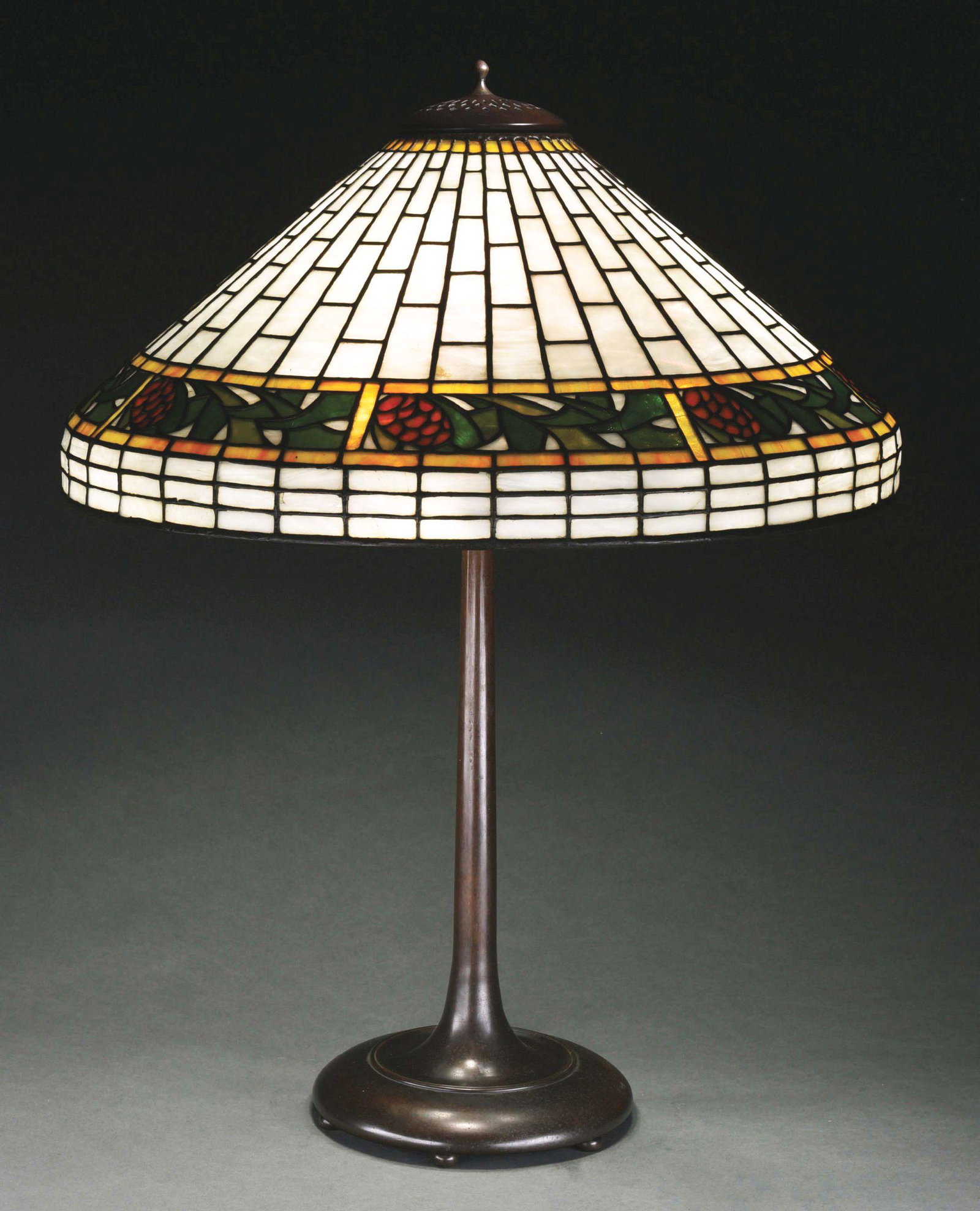 BIGELOW AND KENNARD LEADED GLASS TABLE LAMP.: A beautiful and large leaded glass table by Bigelow and Kennard of Boston, c. 1910. In terms of workmanship, quality, and design, Bigelow and Kennard arguably gave Tiffany Studios the greatest competi