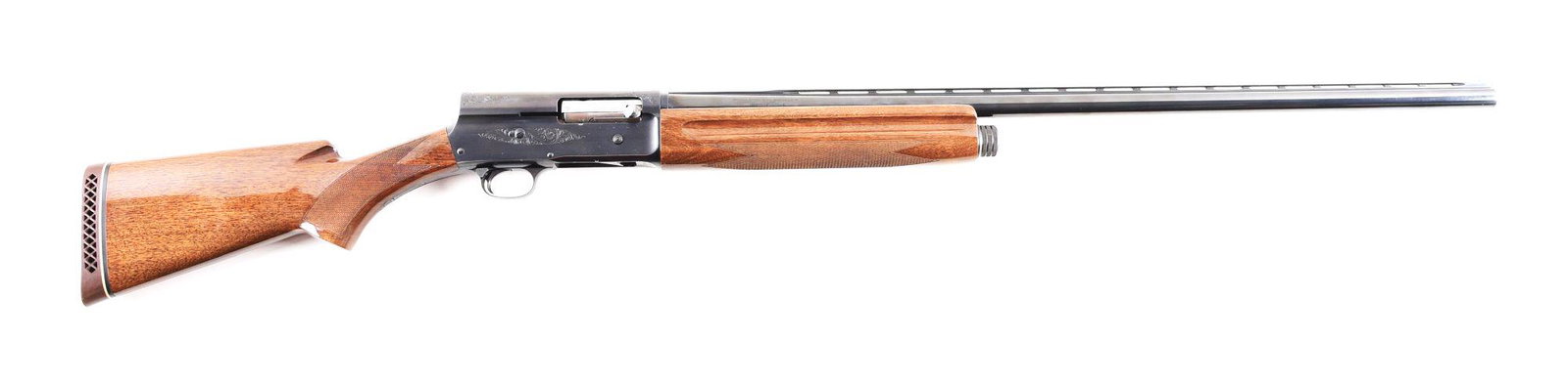 (M) BROWNING MAGNUM TWELVE A5 SEMI-AUTOMATIC SHOTGUN.: Browning Magnum Twelve (A5) semi automatic shotgun. Made 1975 in Belgium. Round, steel barrel with full vent rib and bead sight. Factory blued finish on the metal components, with light scroll engravi