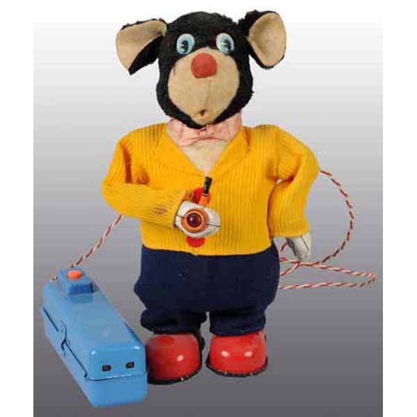 Lot of 3: Japanses Battery-Operated Animal Toys.: Includes one Circus Elephant, one Papa Bear smoking a pipe, and one VIP The Busy Boss with telephone. The VIP Bear is missing his pencil and has corrosion in the battery box. Neither of the three toys
