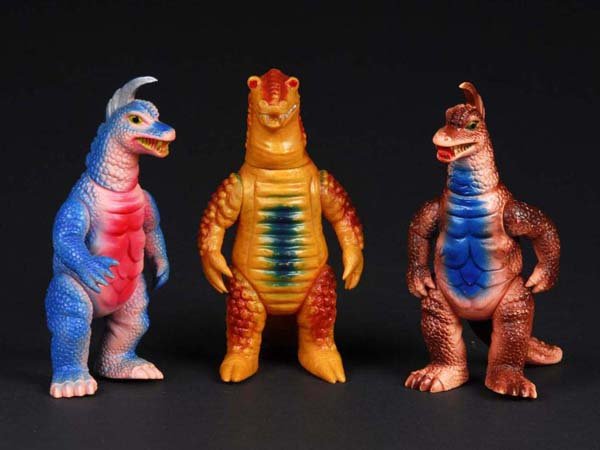 Lot of 3: Toys.
