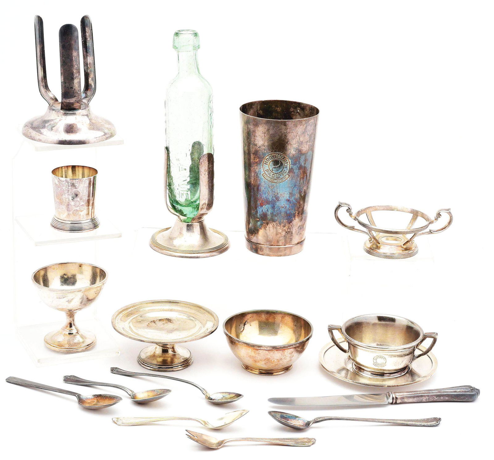 LOT OF NORTHERN PACIFIC SILVER PIECES. (1 of 20)