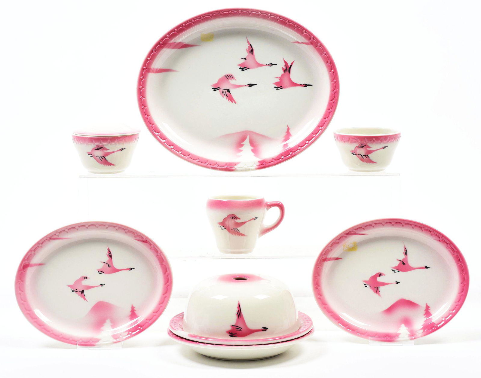 LOT OF MILWAUKEE ROAD "TRAVELER" CHINA PIECES. (1 of 6)