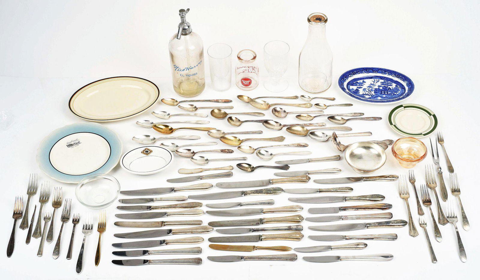 LARGE LOT OF MISC RAILROAD DINING CAR SERVICE ITEMS. (1 of 7)