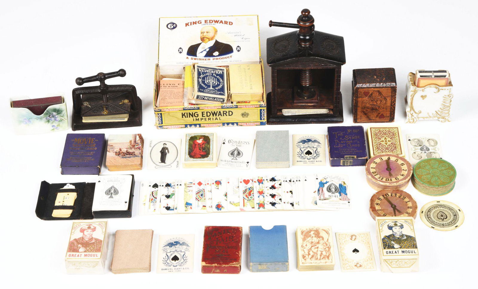 LARGE LOT OF PLAYING CARD ITEMS. (1 of 4)