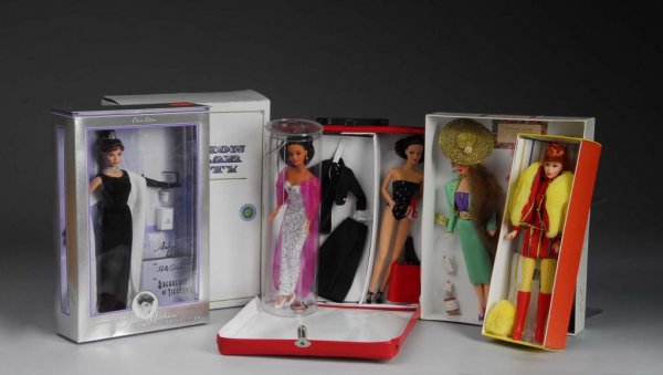 Lot of 6: Boxed Barbies.: Description Just Her Style Designer Doll '96 by Jonell Belke, signed, 1996 Oh, You Beautiful Doll Grant-A-Wish, Twist 'n' Turn Barbie Ltd. Ed., Billion Dollar Beauty 1998 Great Lakes Barbie Doll Club,