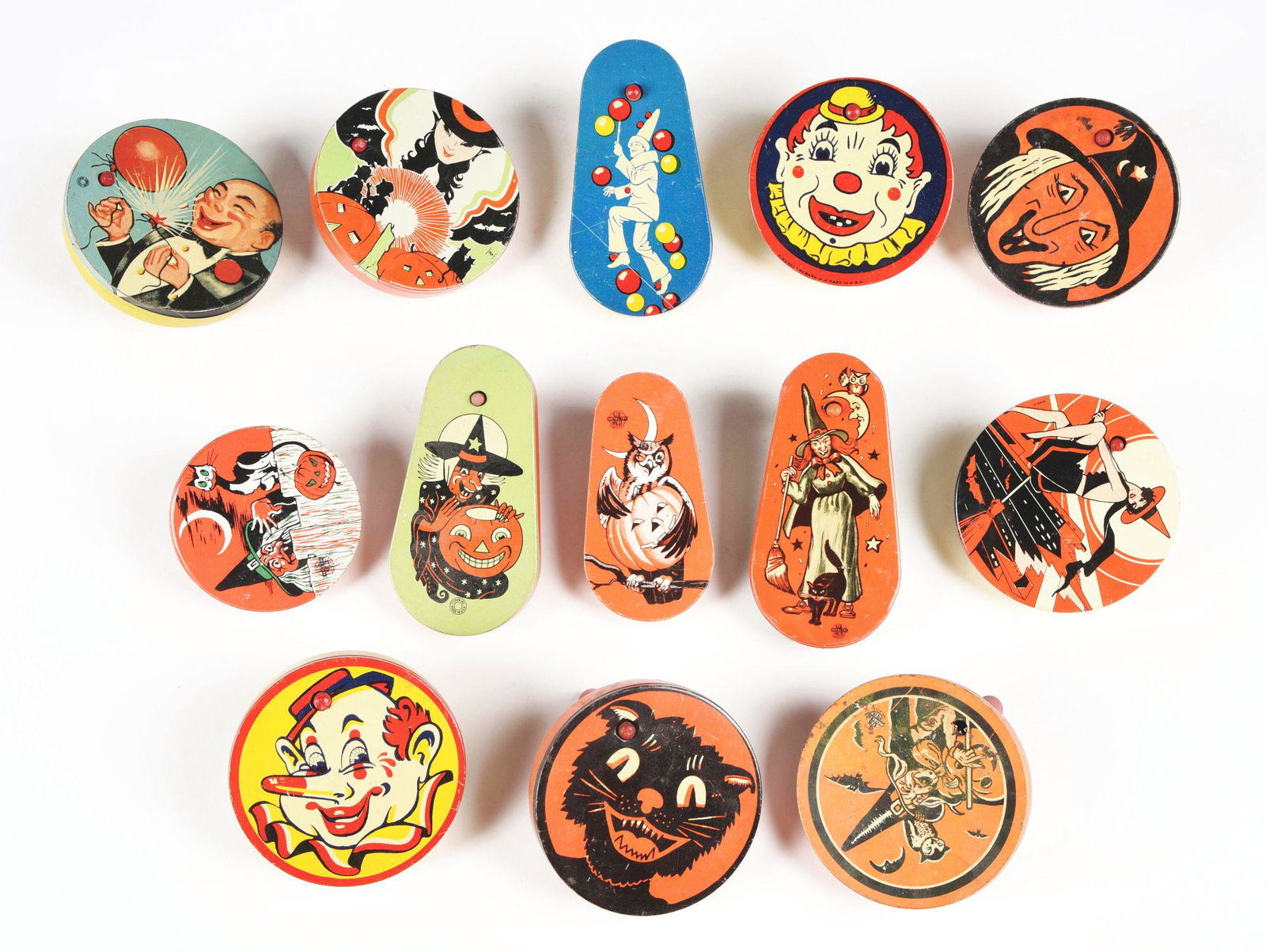 LARGE LOT OF VINTAGE HALLOWEEN AND CLOWN NOISE MAKERS. (1 of 2)