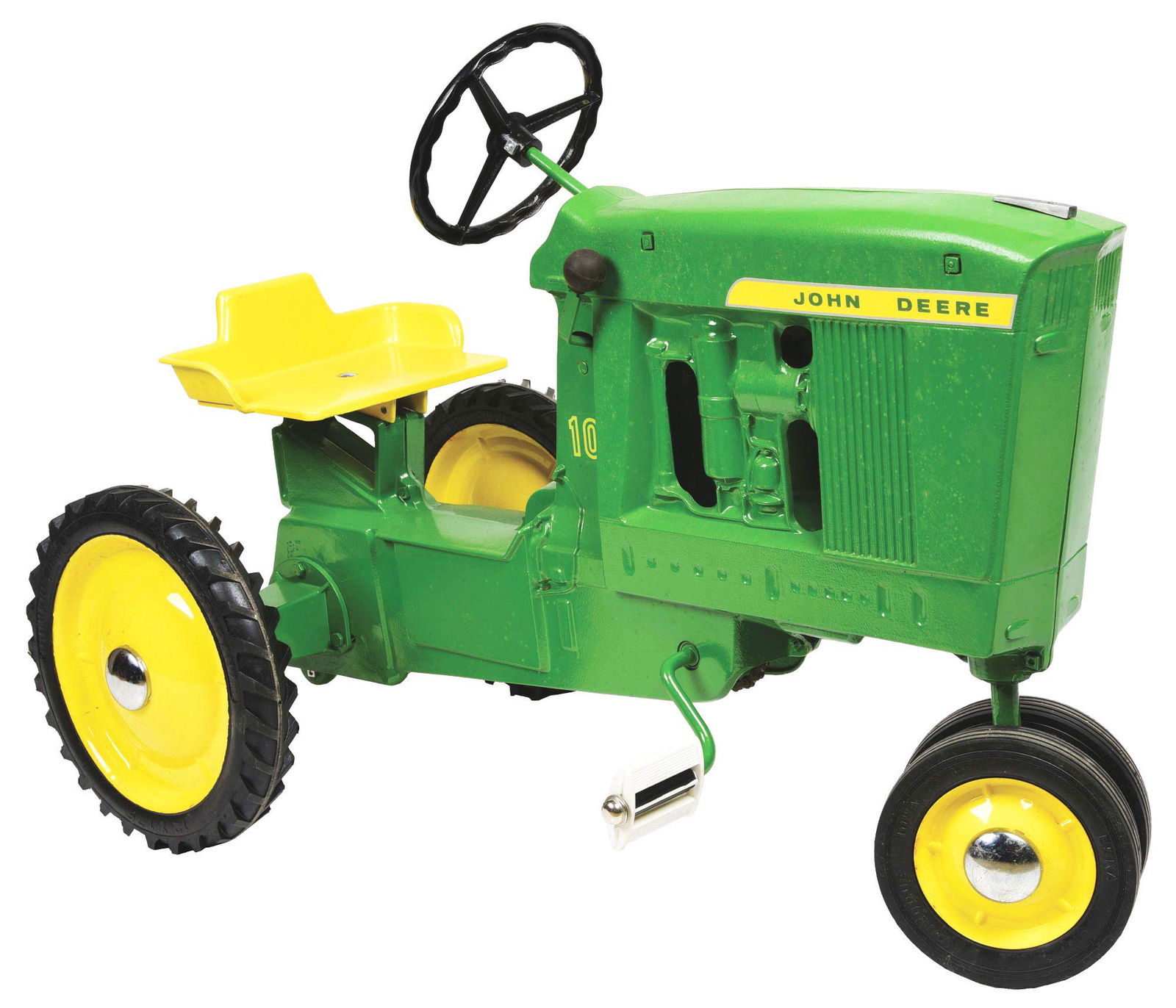 DIECAST JOHN DEERE PEDAL TRACTOR. (1 of 5)
