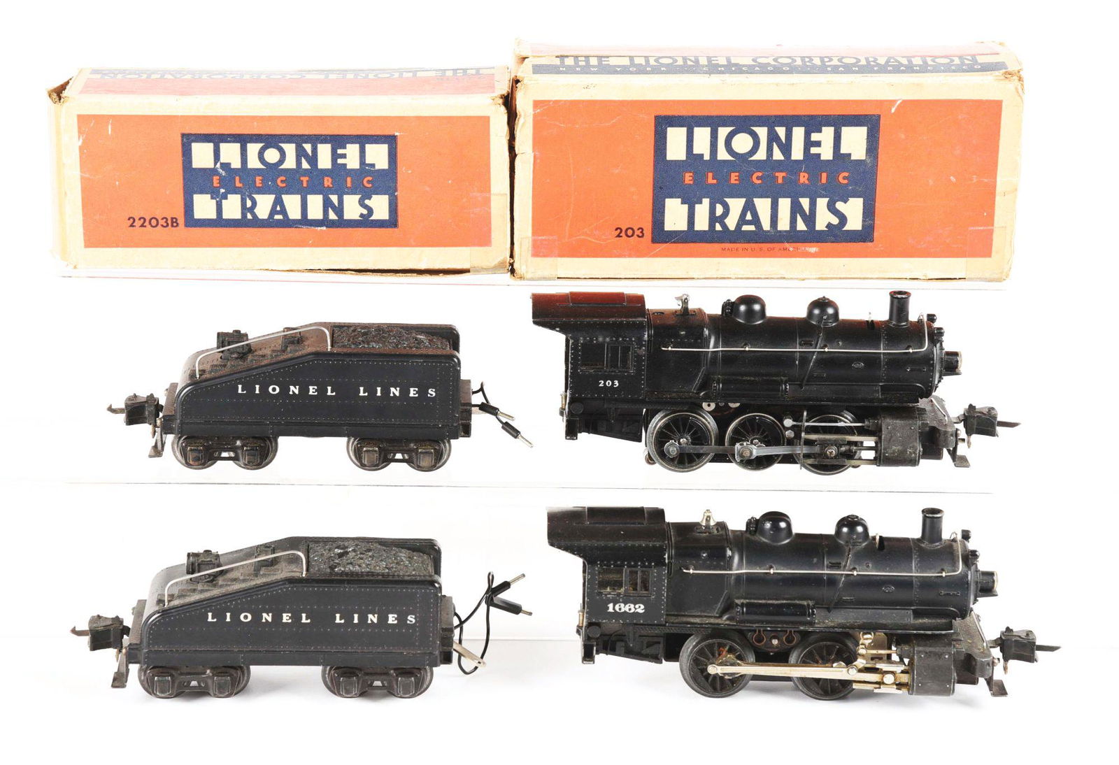 LOT OF 2: LIONEL ENGINES AND TENDERS.: Lot consists of a No. 203 Locomotive with Bell Tender, a No. 1662 Locomotive with No. 2203-T Tender, a No. 1662 Steam Locomotive, a No. 2203-T Tender, a No. 203 Steam Locomotive with a very partial or