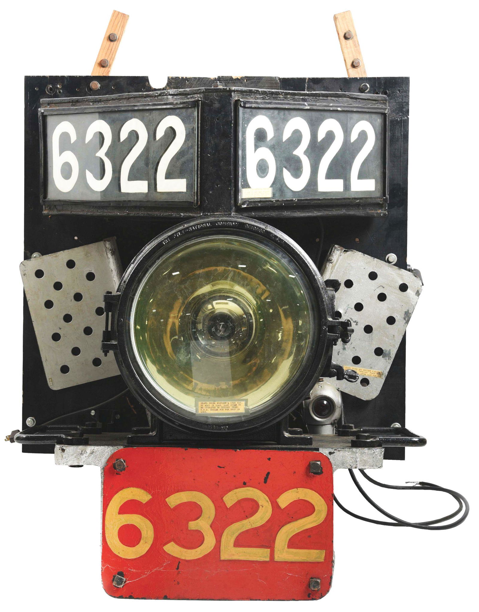 GRAND TRUNK STEAM LOCOMOTIVE HEADLIGHT ASSEMBLY. (1 of 4)