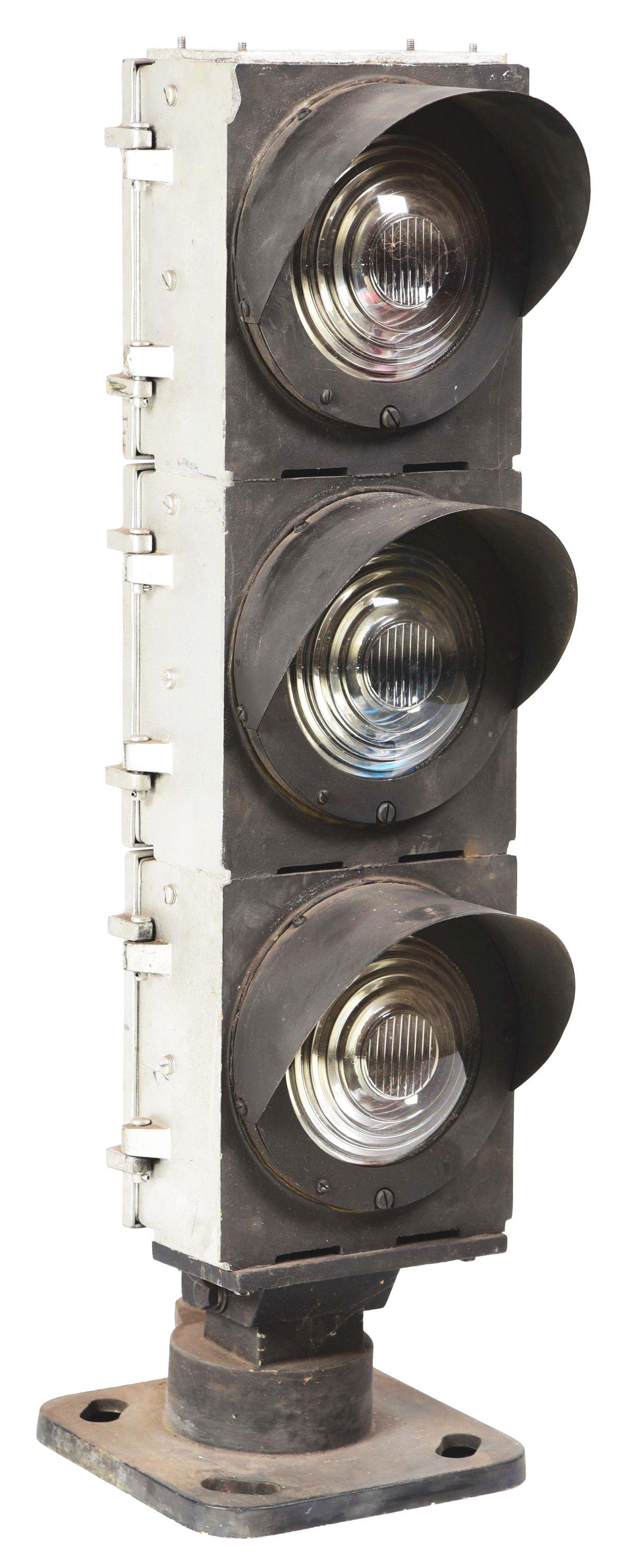 THREE SPECTACLE SUBWAY SIGNAL. (1 of 4)