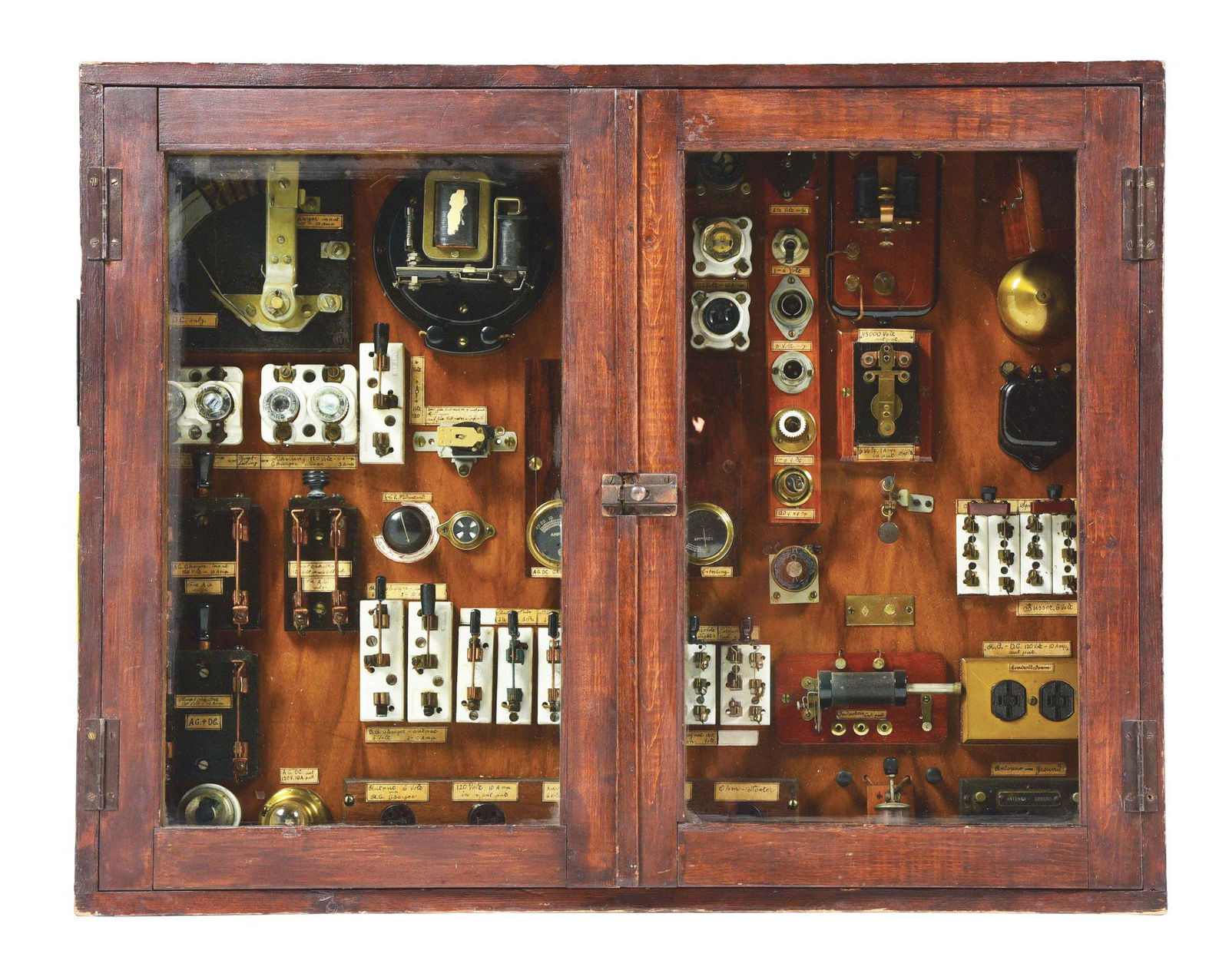 VERY UNUSUAL SWITCHBOARD ELECTRONIC COMPONENT DISPLAY. (1 of 6)