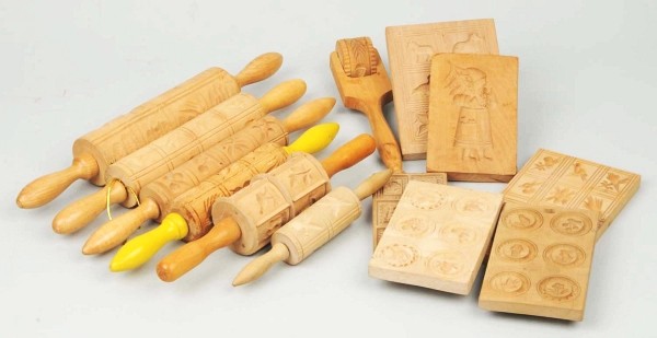 Lot of 13: Wooden Molds.: Includes six rolling pin molds, one roller, and six block molds. Size: