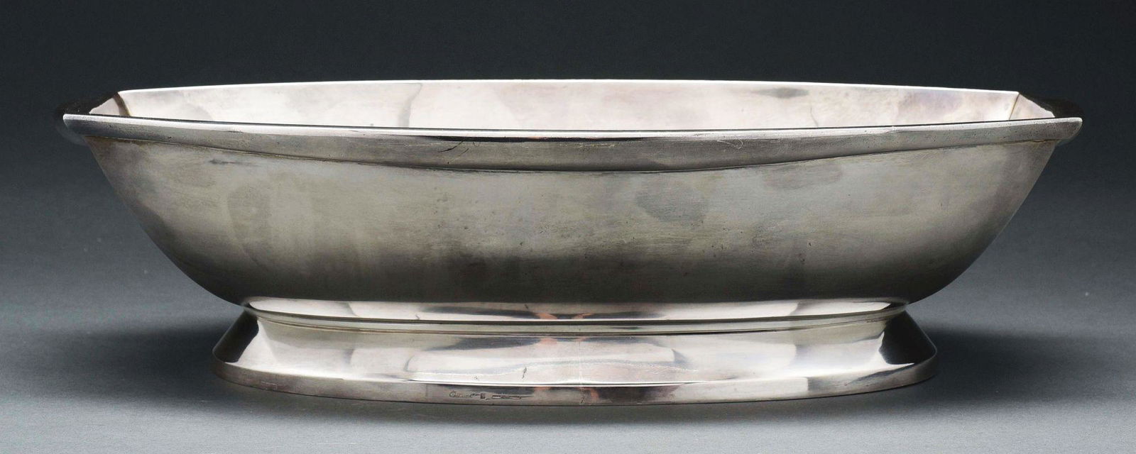 A FRENCH ART DECO SILVER CENTER BOWL. (1 of 6)